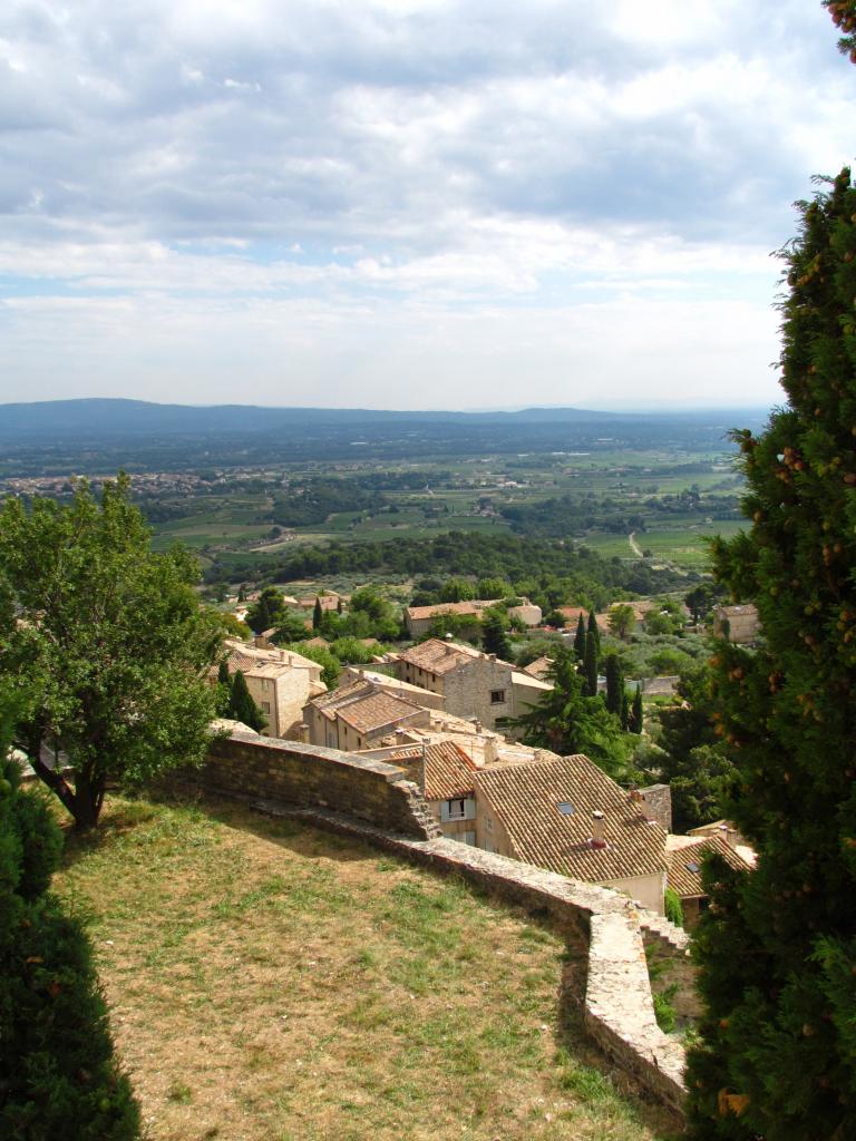 Le Barroux, vue sur le village depuis le château